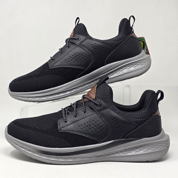 Skechers Men’s Size 9 Shoes Black Slip On Relaxed Fit Hands Free 210892WW New main image 4